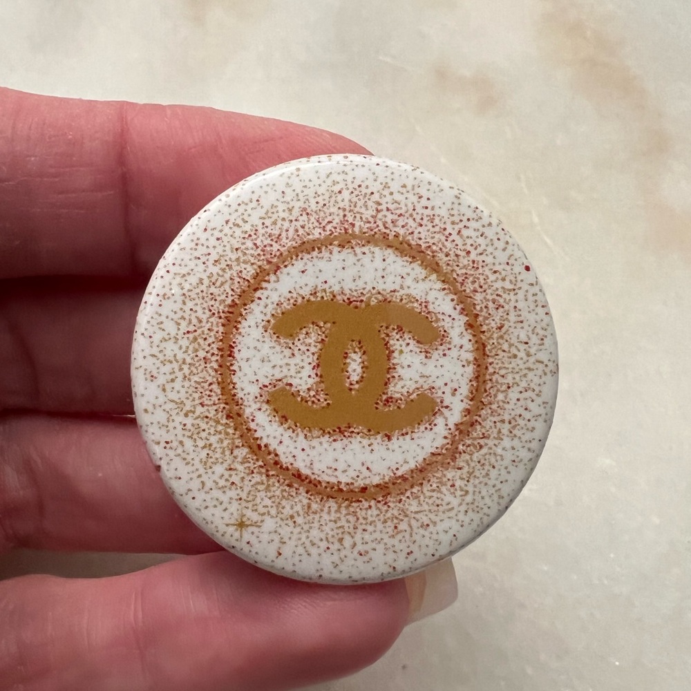 Authentic CHANEL Pins/Buttons - Picture 4 of 6